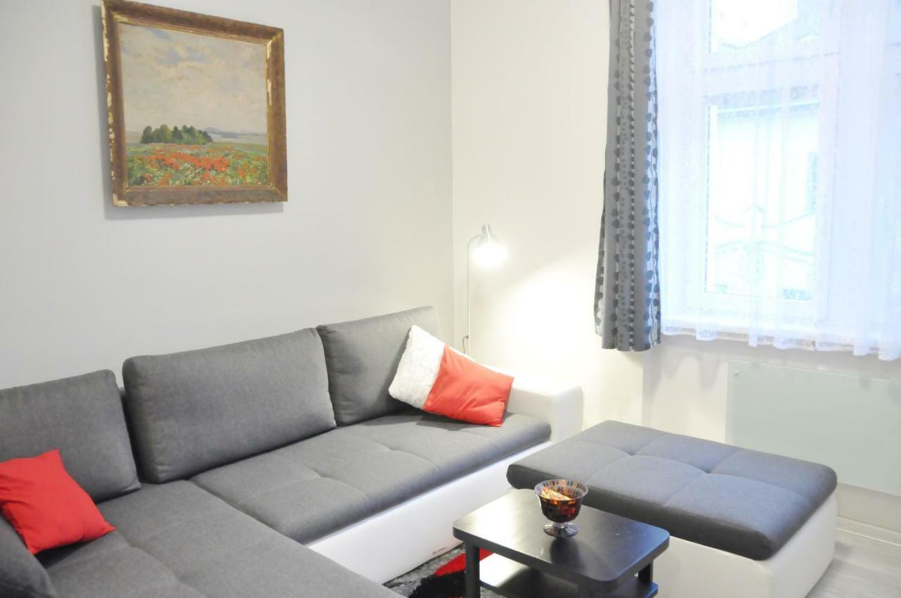 Modern & Historic Apartment Bratislava Exterior foto
