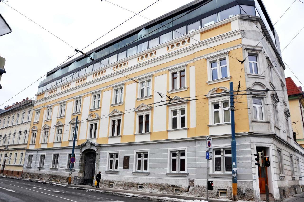Modern & Historic Apartment Bratislava Exterior foto